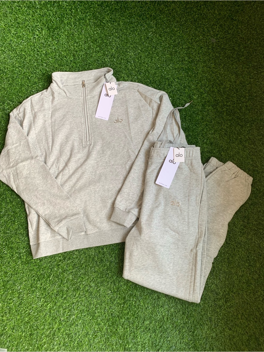ALO Yoga Gray Quarter zip & Joggers Set